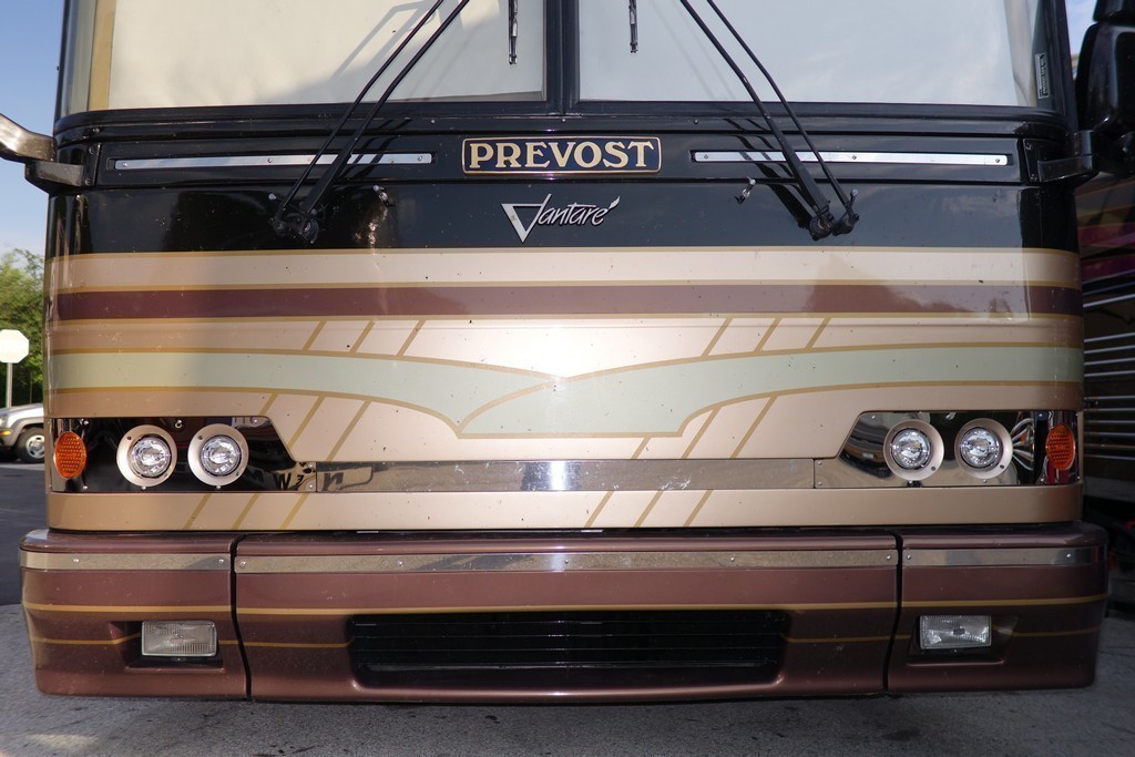 01a Prevost Featherlite H3-45 Vantare headlight upgrade